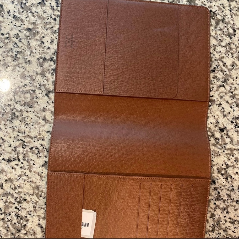 Louis Vuitton Desk Agenda - Picture 8 of 14